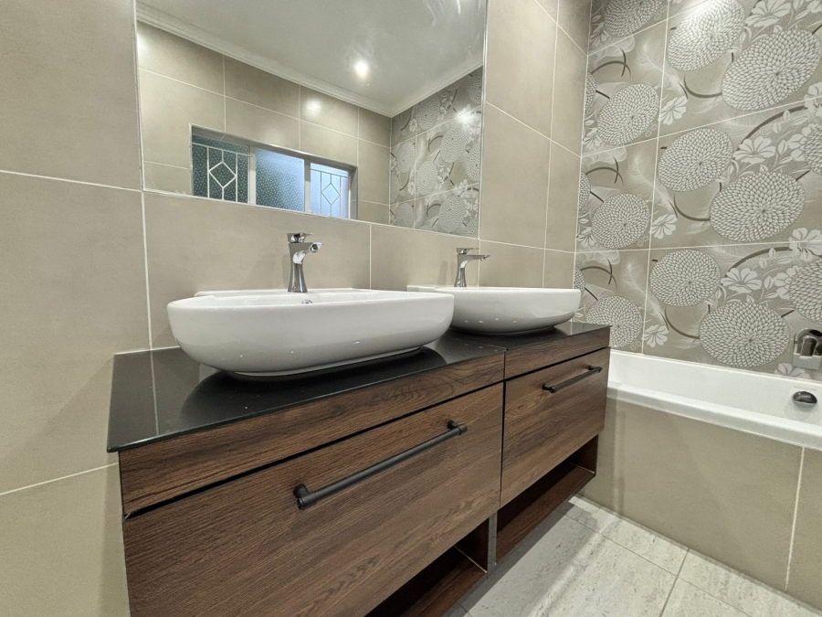 3 Bedroom Property for Sale in Baillie Park North West